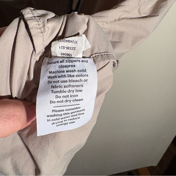 REI Co-Op Lightweight Reflective Vest - Picture 3 of 10